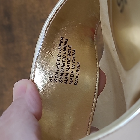 Chico's Gold and Cream Basketweave Wedge Sandal size 8 - Picture 8 of 12